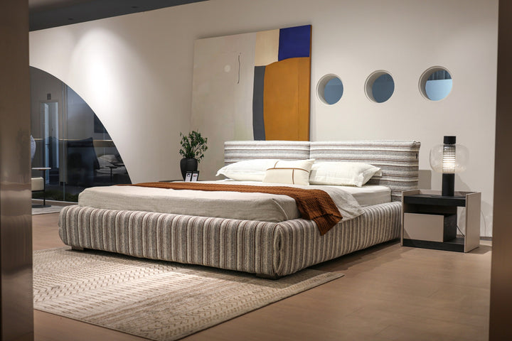 GC2566 Upholstered Bed