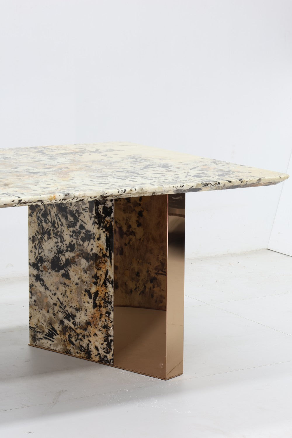 DT941 Table