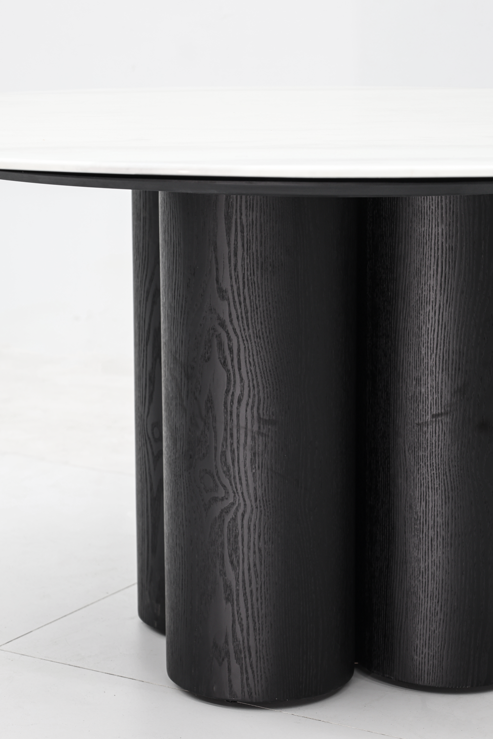 DT946 Table