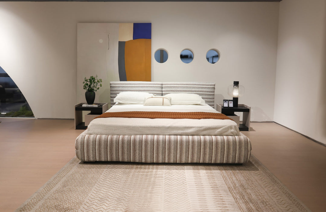 GC2566 Upholstered Bed