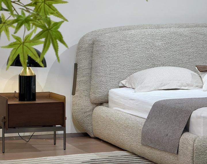GC2543 Upholstered Bed