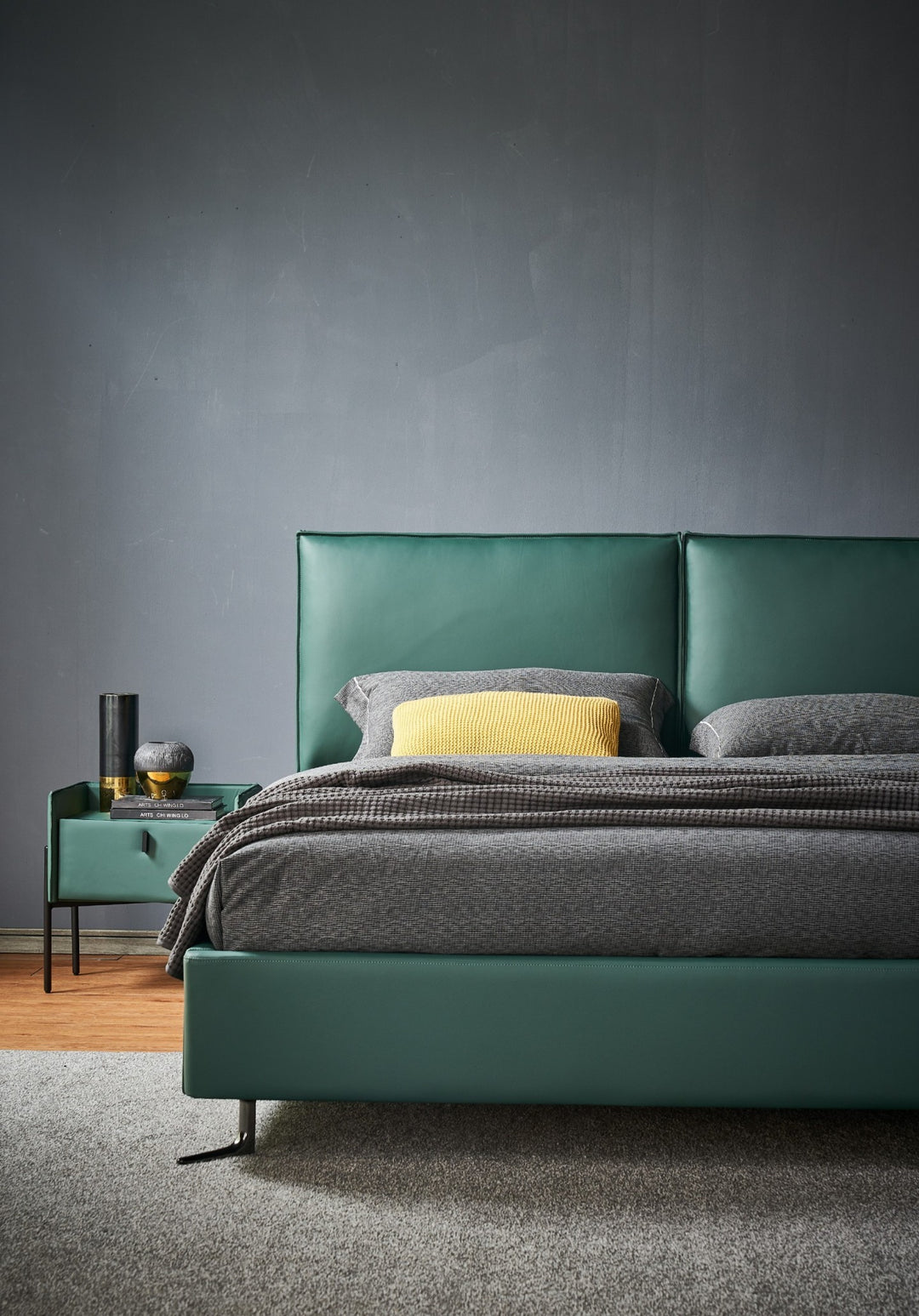 GC2118 Upholstered Bed