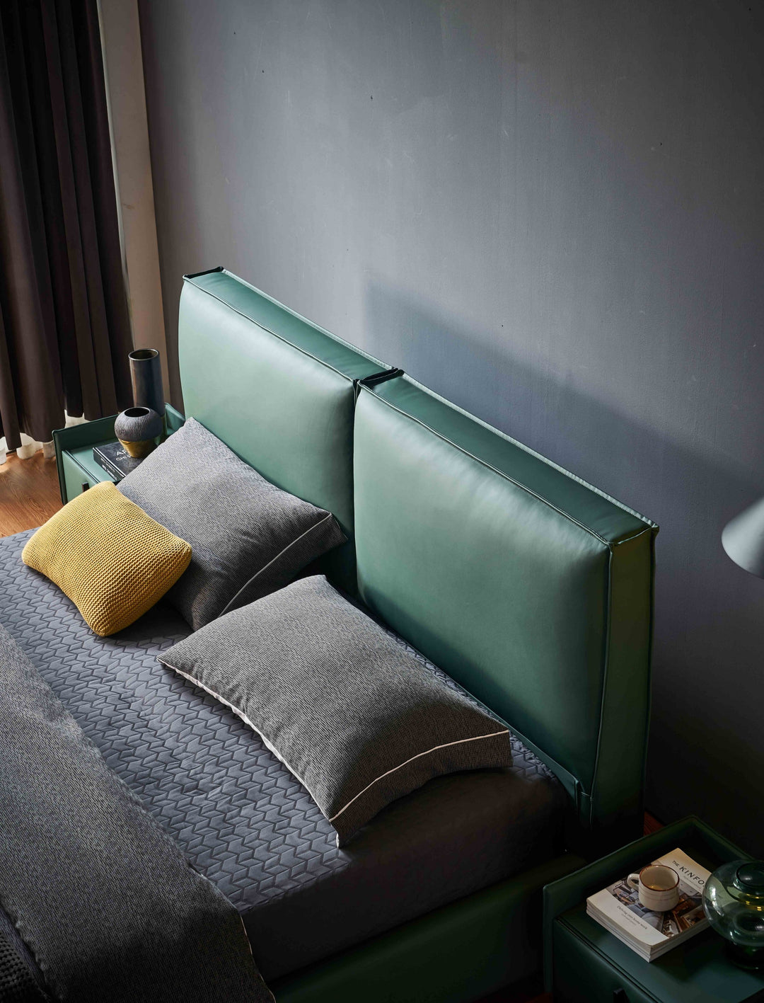 GC2118 Upholstered Bed