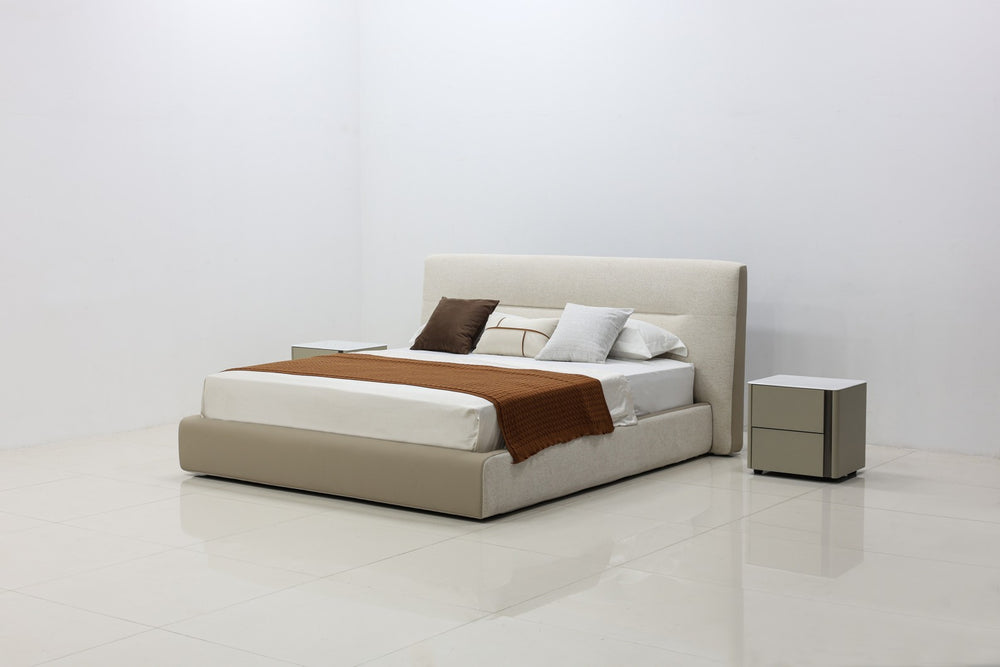 GC2545 Upholstered Bed