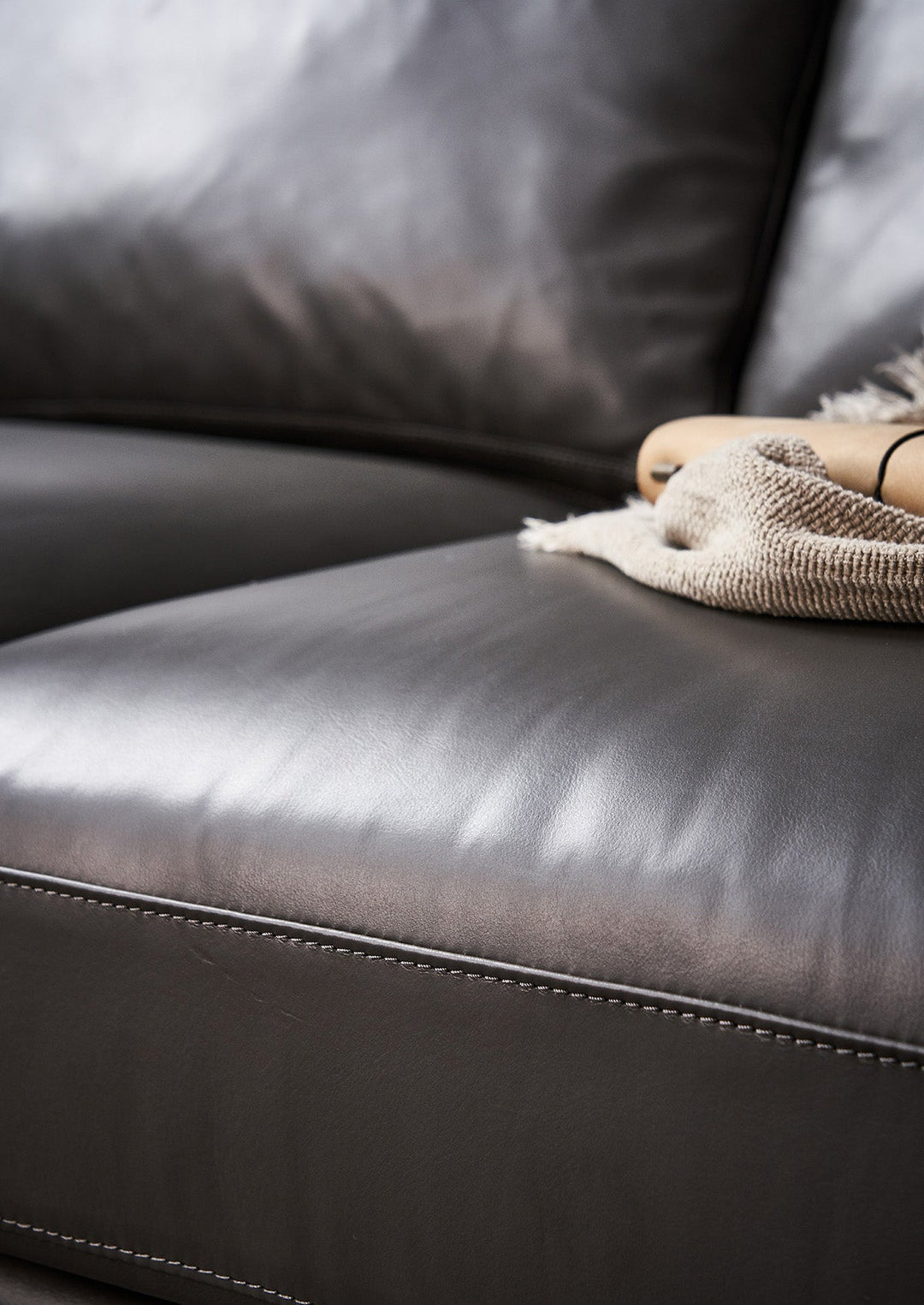 GS9049  Classic American 3 Seater Sofa